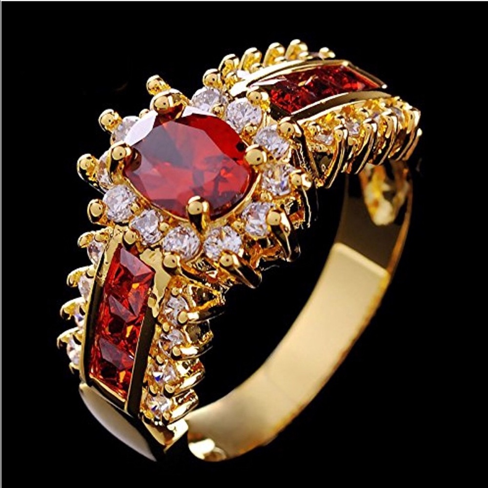 Ring size 9 Gold 10kt /crystals